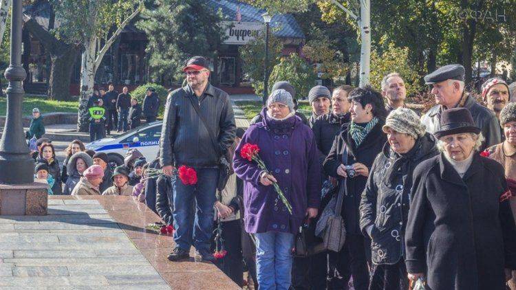 Исполнивший Высоцкого: Роман Носиков о Мотороле и нашей детской мечте Исполнивший Высоцкого: Роман Носиков о Мотороле и нашей детской мечте