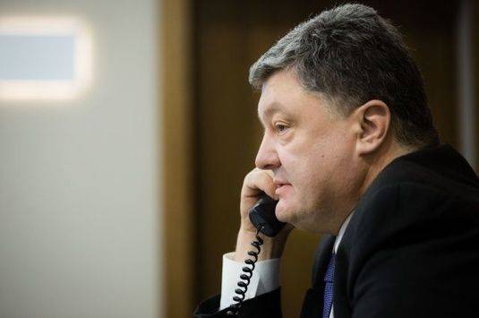 Порошенко устроили взбучку – он все время подставляет своих кураторов Порошенко устроили взбучку – он все время подставляет своих кураторов