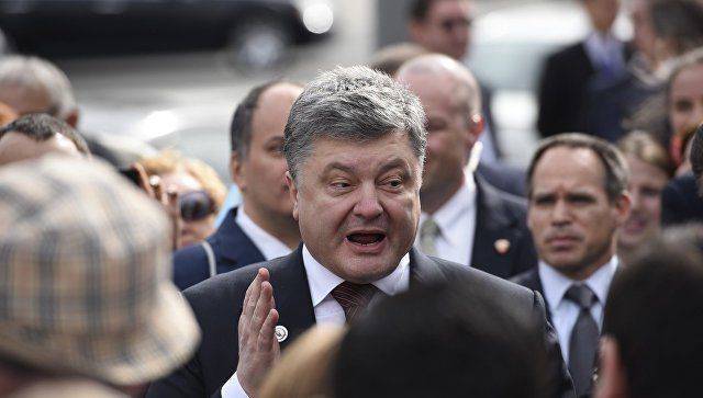 Порошенко заявил, что Киев больше не будет жить за счет Запада Порошенко заявил, что Киев больше не будет жить за счет Запада