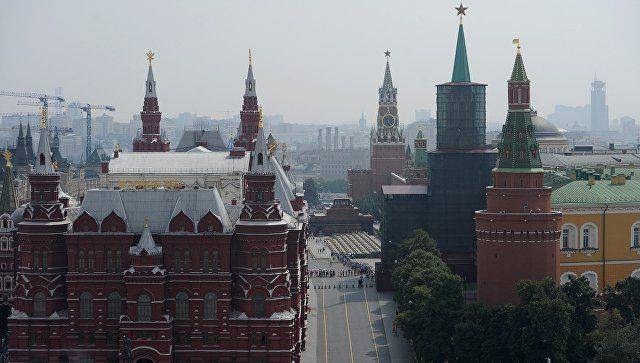 Французский писатель: В России Путина критикуют, но ценят Французский писатель: В России Путина критикуют, но ценят