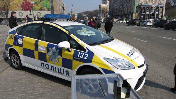 Очередной провал “реформированной полиции” на Украине: Съемка задержания наркомана с пистолетом в Киеве Очередной провал “реформированной полиции” на Украине: Съемка задержания наркомана с пистолетом в Киеве