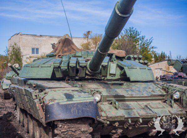 Вариант тюнинга Т-72Б с "Контактом-5" от "Дизеля" Вариант тюнинга Т-72Б с "Контактом-5" от "Дизеля"