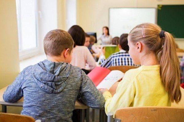 Родители школьников платят учителям за освобождения от уроков «новой истории Украины»  Родители школьников платят учителям за освобождения от уроков «новой истории Украины»