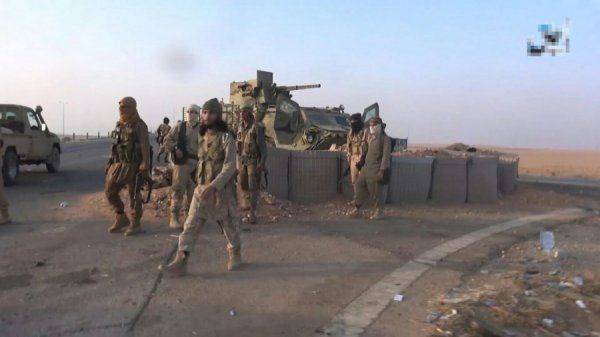 БТР-4, захваченный боевиками «Исламского Халифата» у Иракской армии