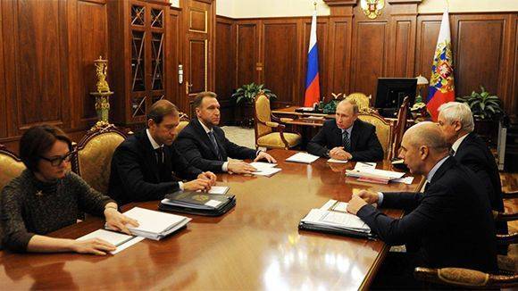 Путин уверен в стабильности экономики страны Путин уверен в стабильности экономики страны