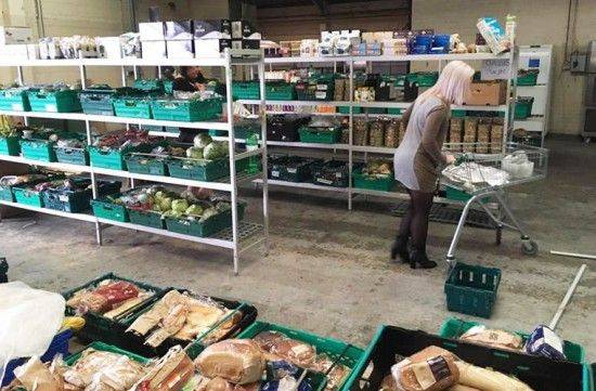 Продукты секонд-хенд: на Украине набирают популярность товары с душком и червями Продукты секонд-хенд: на Украине набирают популярность товары с душком и червями
