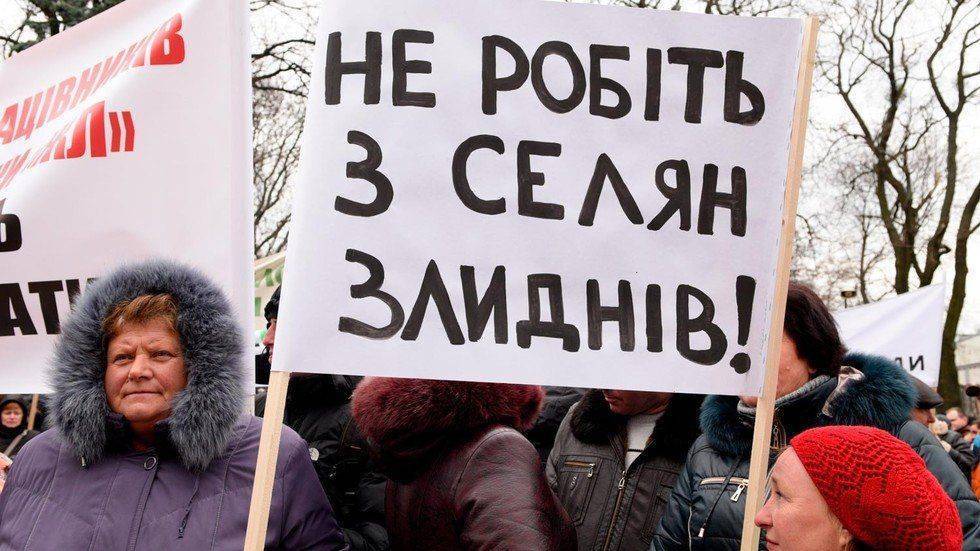 "Дорогая" демократия. Госдеп США отчитался о рекордных тратах на Россию "Дорогая" демократия. Госдеп США отчитался о рекордных тратах на Россию