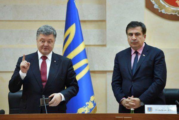 Порошенко указал Саакашвили, чем ему стоит заняться после отставки Порошенко указал Саакашвили, чем ему стоит заняться после отставки