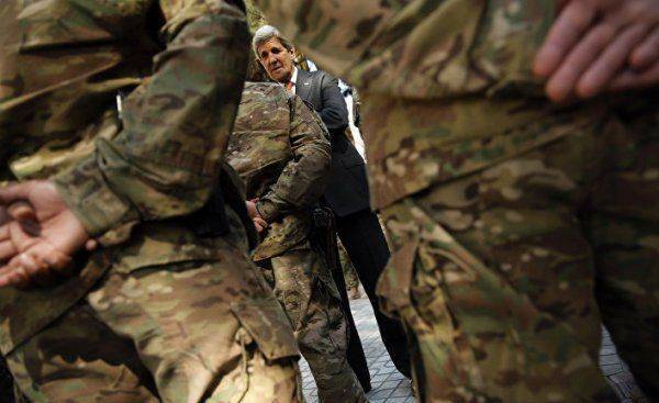 Бывалый зэк Джон Керри возглавил восстание в сибирском лагере Бывалый зэк Джон Керри возглавил восстание в сибирском лагере