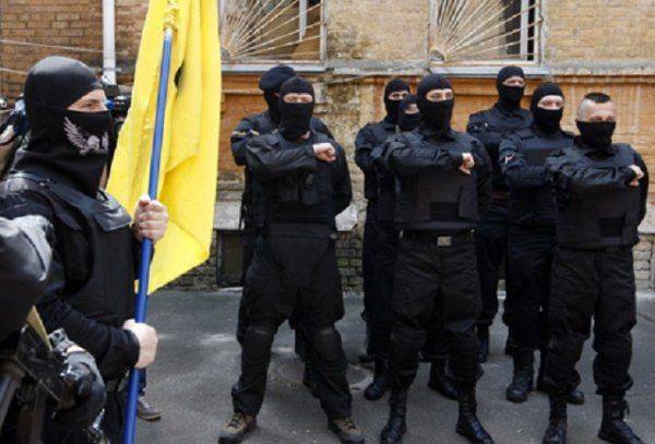 Недетский отдых: «Азов» оккупировал пионерские лагеря Недетский отдых: «Азов» оккупировал пионерские лагеря