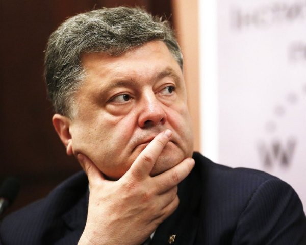 Агония «мальчиша-плохиша»: Порошенко запутался между РФ, США и Европой Агония «мальчиша-плохиша»: Порошенко запутался между РФ, США и Европой
