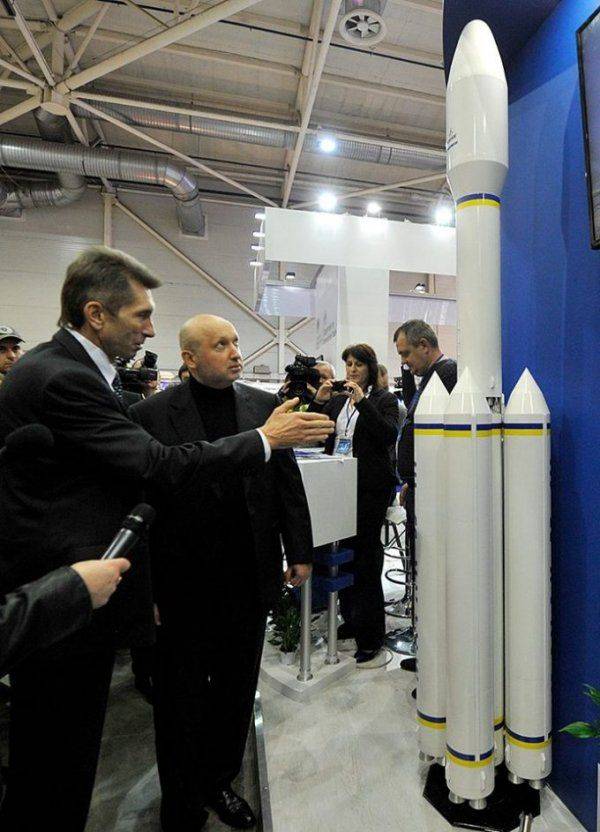 Киев решил зайти с козырей: Новая ракетная угроза Крыму Киев решил зайти с козырей: Новая ракетная угроза Крыму