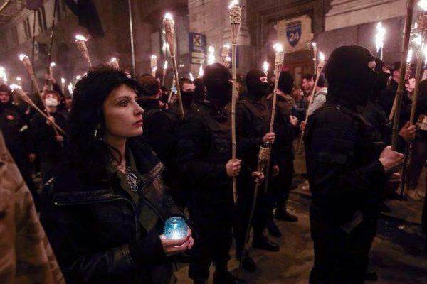 Украинствующая приучает детей к каннибализму Украинствующая приучает детей к каннибализму