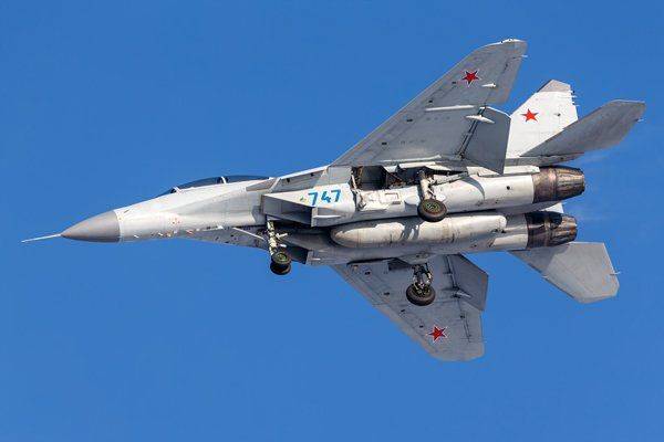 В Минобороны показали фотографии истребителя "МиГ-35" с летных испытаний В Минобороны показали фотографии истребителя "МиГ-35" с летных испытаний