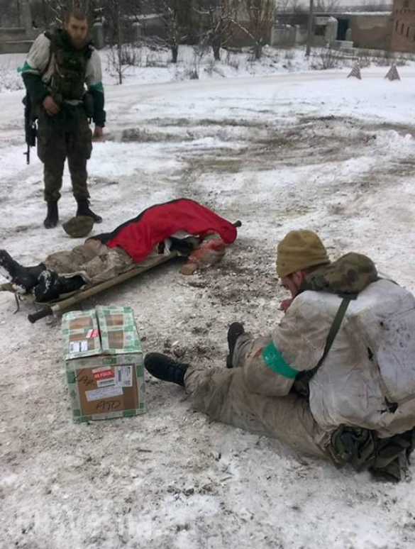 Опубликованы кадры с погибшим под Дебальцево украинским боевиком Опубликованы кадры с погибшим под Дебальцево украинским боевиком