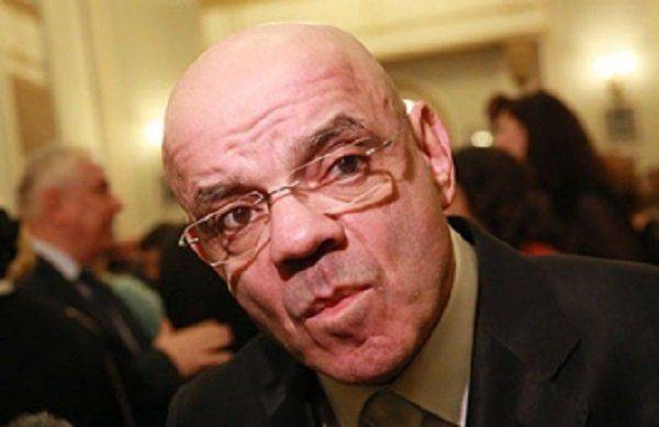 Слуга трех господ Слуга трех господ