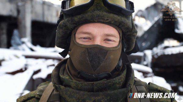 Новогоднее поздравление от военнослужащих ВС ДНР Новогоднее поздравление от военнослужащих ВС ДНР