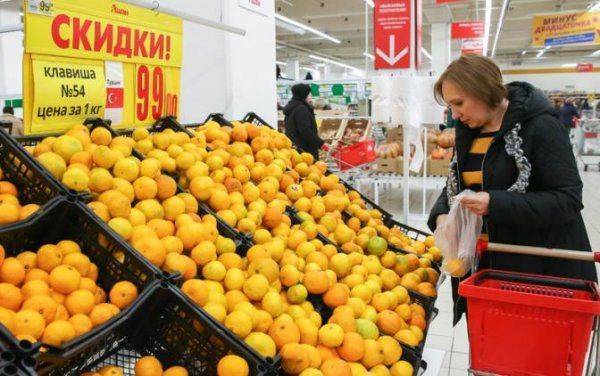 Турецкие фрукты цены на рынке не собьют Турецкие фрукты цены на рынке не собьют