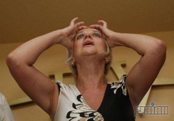 Атака кружевными трусиками Атака кружевными трусиками