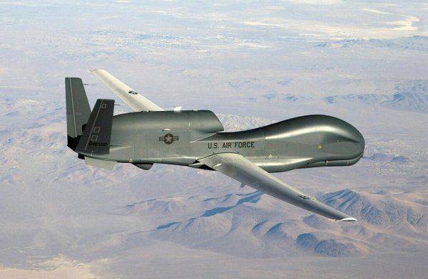 Очередной полёт американского БЛА RQ-4B Global Hawk над Донбассом Очередной полёт американского БЛА RQ-4B Global Hawk над Донбассом