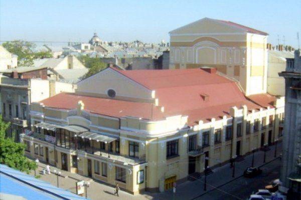 После запрета Куприна и Булгакова националисты «Свободы» начали зачистку русских театров После запрета Куприна и Булгакова националисты «Свободы» начали зачистку русских театров