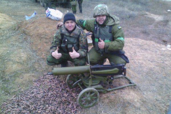 Летальное оружие ВСУ: чапаевские пулеметы и винтовки Мосина. Самая мощная армия континента готовится перейти на шабли и секиры  Летальное оружие ВСУ: чапаевские пулеметы и винтовки Мосина. Самая мощная армия континента готовится перейти на шабли и секиры