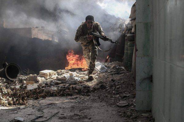 Шаг назад, два вперёд. Почему победа в Алеппо важнее отступления у Пальмиры Шаг назад, два вперёд. Почему победа в Алеппо важнее отступления у Пальмиры