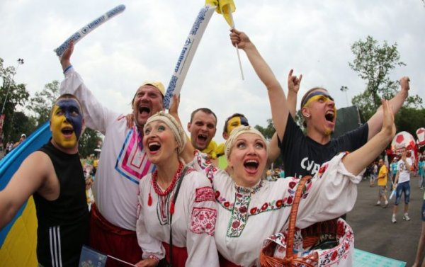 Массовое бегство: Число разрешений на работу в Польше для украинцев выросло на 950% Массовое бегство: Число разрешений на работу в Польше для украинцев выросло на 950%