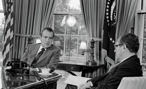 45 лет назад Киссинджер предвидел поворот в сторону России. Совершит ли его Трамп? 45 лет назад Киссинджер предвидел поворот в сторону России. Совершит ли его Трамп?