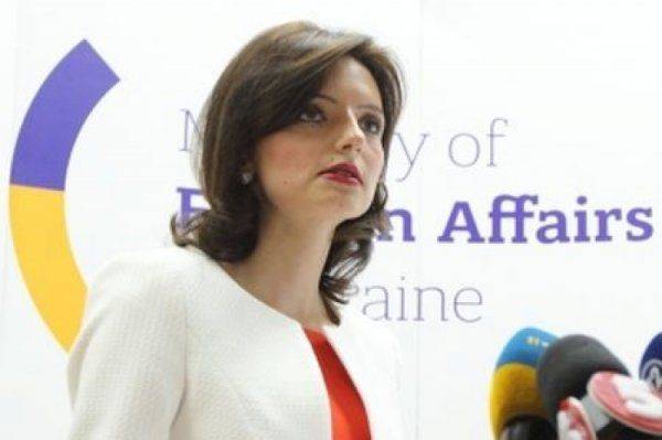 Маразм крепчает: Киев сам себя запугал введением визового режима с Россией  Маразм крепчает: Киев сам себя запугал введением визового режима с Россией