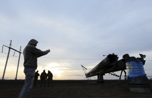 Будущее хунты Порошенко в руках Путина: России пора объявить Украине топливное эмбарго Будущее хунты Порошенко в руках Путина: России пора объявить Украине топливное эмбарго