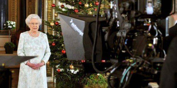 Королева Елизавета помещена под "домашний арест" после сенсационного Рождественского Послания Королева Елизавета помещена под "домашний арест" после сенсационного Рождественского Послания