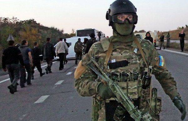 Киев устроил провокационное шоу во время передачи пленных Киев устроил провокационное шоу во время передачи пленных