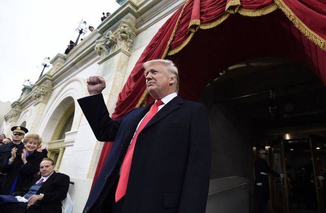 И Трамп такой молодой, и юный январь впереди И Трамп такой молодой, и юный январь впереди