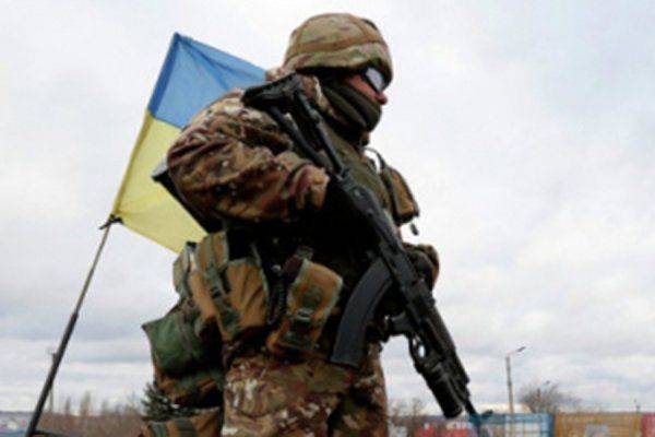 Боец ВСУ устроил своим сослуживцам массовый расстрел Боец ВСУ устроил своим сослуживцам массовый расстрел