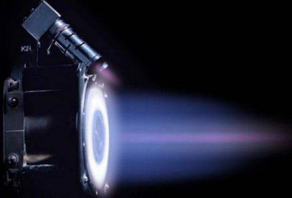 В России разрабатывают ионный двигатель на атмосферных газах В России разрабатывают ионный двигатель на атмосферных газах