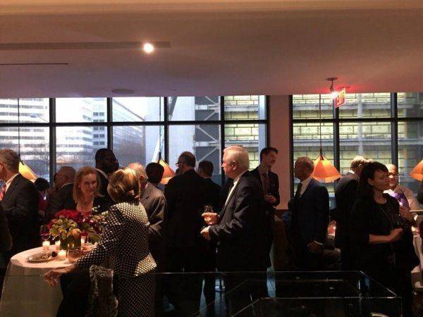 Везет как утопленнику или огрызок великой империи Везет как утопленнику или огрызок великой империи