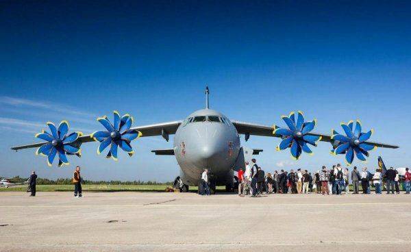 Украинские авиапром умирает: Конструкторы «Антонова» сбегут из Украины в Россию? Украинские авиапром умирает: Конструкторы «Антонова» сбегут из Украины в Россию?