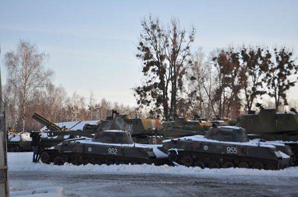 Фоторепортаж с ГП «Шепетовский ремонтный»: 2С3М «Акация»,2С5 «Гиацинт-С»,2С19 «Мста-С» Фоторепортаж с ГП «Шепетовский ремонтный»: 2С3М «Акация»,2С5 «Гиацинт-С»,2С19 «Мста-С»
