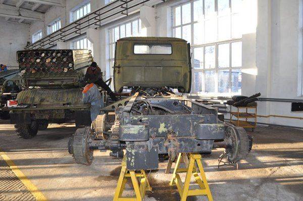 Фоторепортаж с ГП «Шепетовский ремонтный»: 2С3М «Акация»,2С5 «Гиацинт-С»,2С19 «Мста-С» Фоторепортаж с ГП «Шепетовский ремонтный»: 2С3М «Акация»,2С5 «Гиацинт-С»,2С19 «Мста-С»