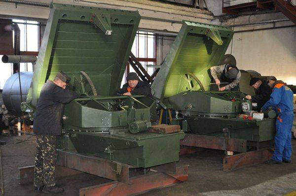 Фоторепортаж с ГП «Шепетовский ремонтный»: 2С3М «Акация»,2С5 «Гиацинт-С»,2С19 «Мста-С» Фоторепортаж с ГП «Шепетовский ремонтный»: 2С3М «Акация»,2С5 «Гиацинт-С»,2С19 «Мста-С»