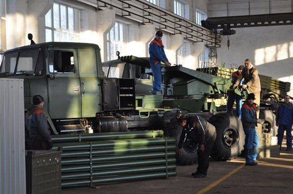 Фоторепортаж с ГП «Шепетовский ремонтный»: 2С3М «Акация»,2С5 «Гиацинт-С»,2С19 «Мста-С» Фоторепортаж с ГП «Шепетовский ремонтный»: 2С3М «Акация»,2С5 «Гиацинт-С»,2С19 «Мста-С»