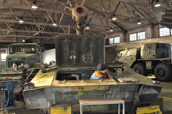 Фоторепортаж с ГП «Шепетовский ремонтный»: 2С3М «Акация»,2С5 «Гиацинт-С»,2С19 «Мста-С» Фоторепортаж с ГП «Шепетовский ремонтный»: 2С3М «Акация»,2С5 «Гиацинт-С»,2С19 «Мста-С»