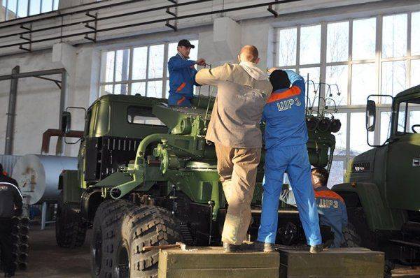 Фоторепортаж с ГП «Шепетовский ремонтный»: 2С3М «Акация»,2С5 «Гиацинт-С»,2С19 «Мста-С» Фоторепортаж с ГП «Шепетовский ремонтный»: 2С3М «Акация»,2С5 «Гиацинт-С»,2С19 «Мста-С»