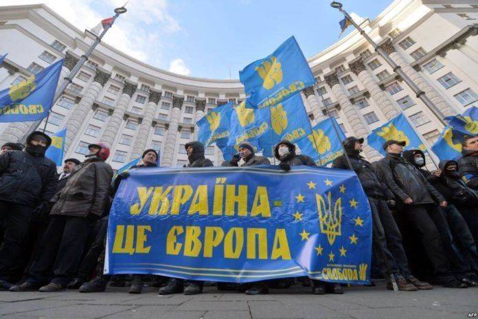 В Раде потребовали от Порошенко представить план по захвату Донбасса и Крыма В Раде потребовали от Порошенко представить план по захвату Донбасса и Крыма