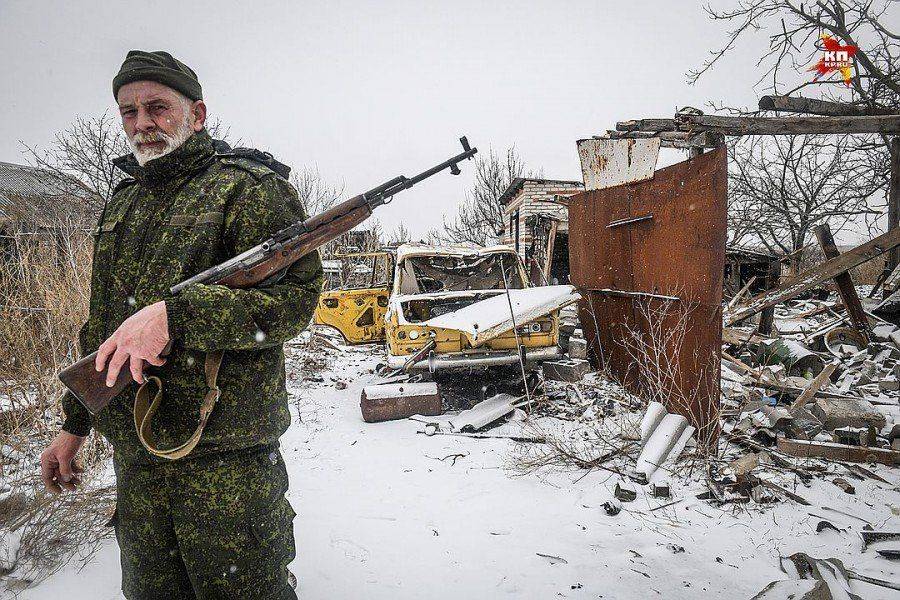 Захар Прилепин собрал в ДНР свой батальон Захар Прилепин собрал в ДНР свой батальон