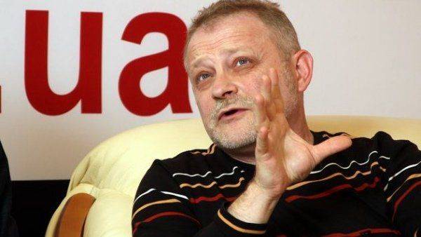 «Двоих одним ударом»: Кто может стоять за блокадой Донбасса? «Двоих одним ударом»: Кто может стоять за блокадой Донбасса?