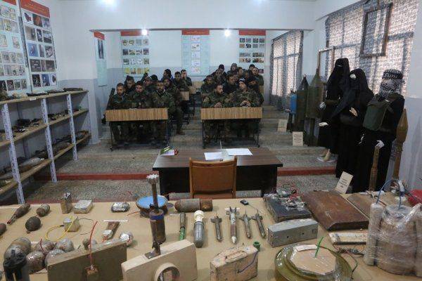 В Сирии приступил к работе учебный центр для саперов В Сирии приступил к работе учебный центр для саперов