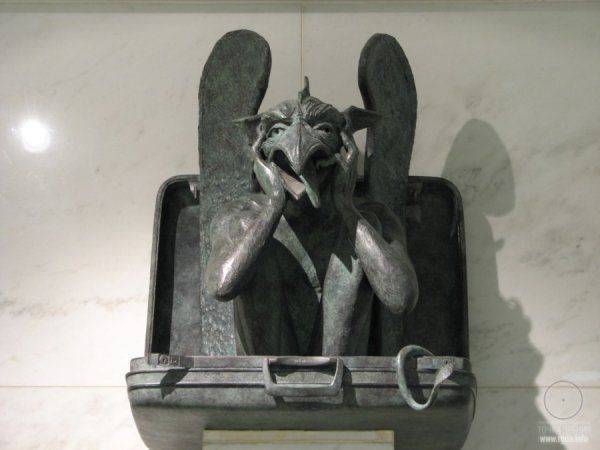 Аэропорт Денвер (США) - международный аэропорт или ковчег для “избранных”? Аэропорт Денвер (США) - международный аэропорт или ковчег для “избранных”?