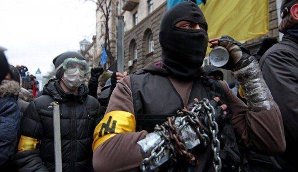Украинцев с оружием снова зовут на Майдан Украинцев с оружием снова зовут на Майдан